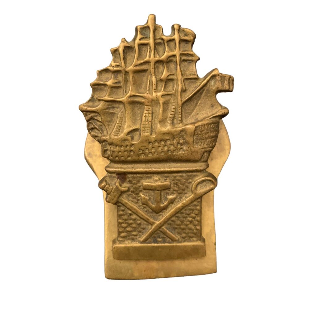 1940s Military Brass Ship Clip + Lof of 5 Vintage Men’s Unused Handkerchiefs